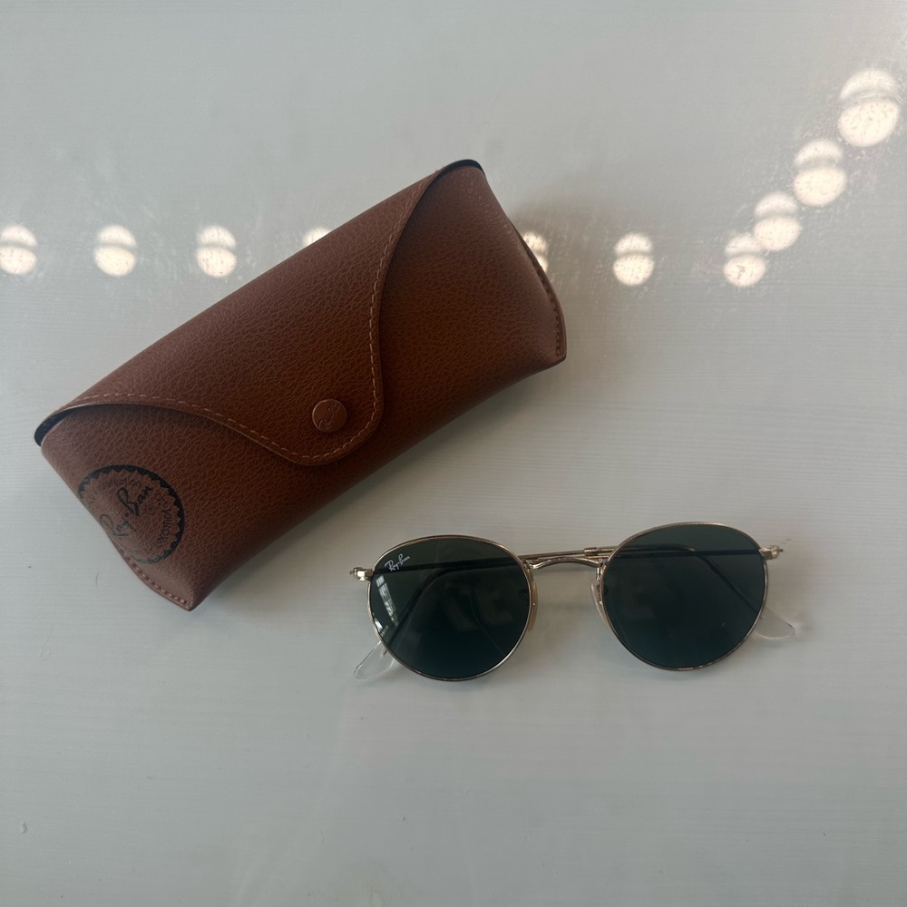 Ray-Ban Round Metal Sunglasses